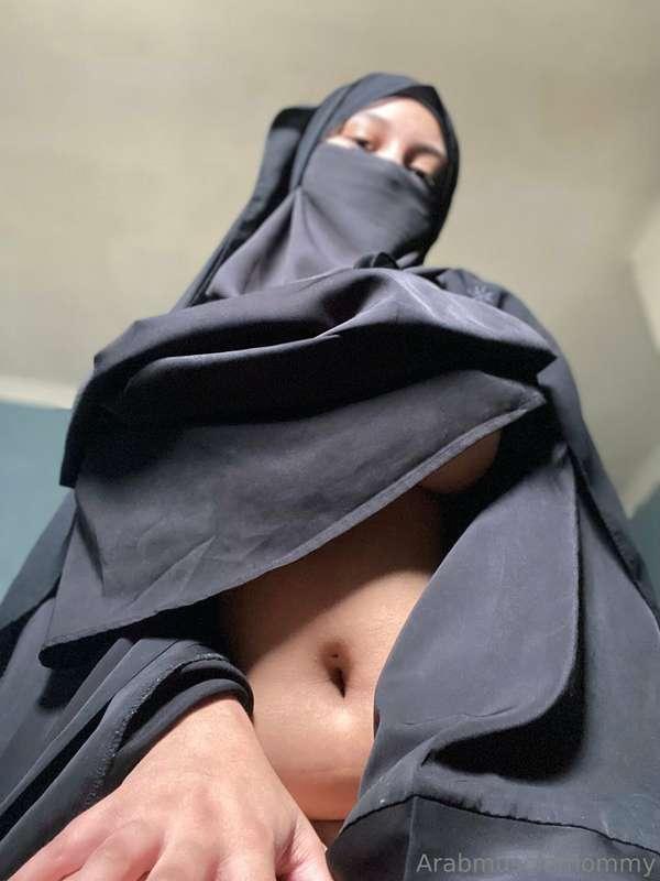 Just an innocent hoejabi🤭
