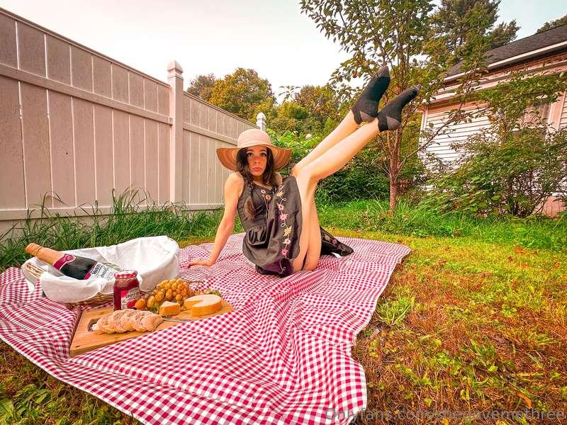 I went on a naughty picnic in my own private yard hehe! What..