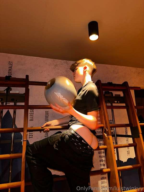 Can I play with your balls?😜