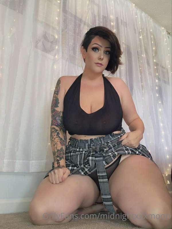 I finally did my hair 🥺 Happy freaky Friday 🥺🖤 more pics and..