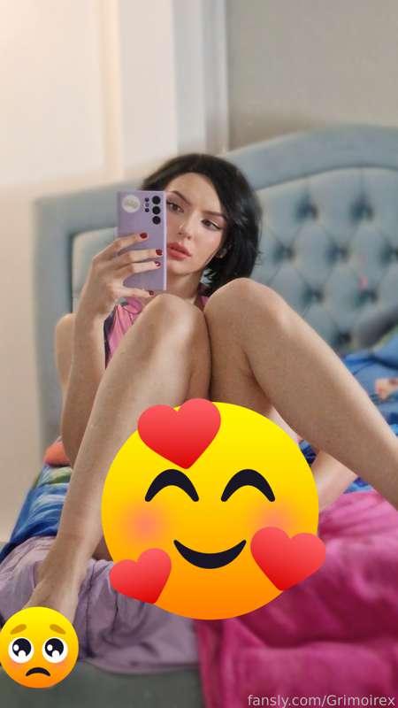Do you like camel toes and and juicy oiled up booty with flexes? 😜 I look so hot in this set I can't keep my eyes off 😆 must get 😳 vid + pics, upclose n personal 🤭