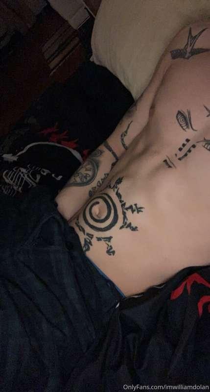 Who’s still up?🖤