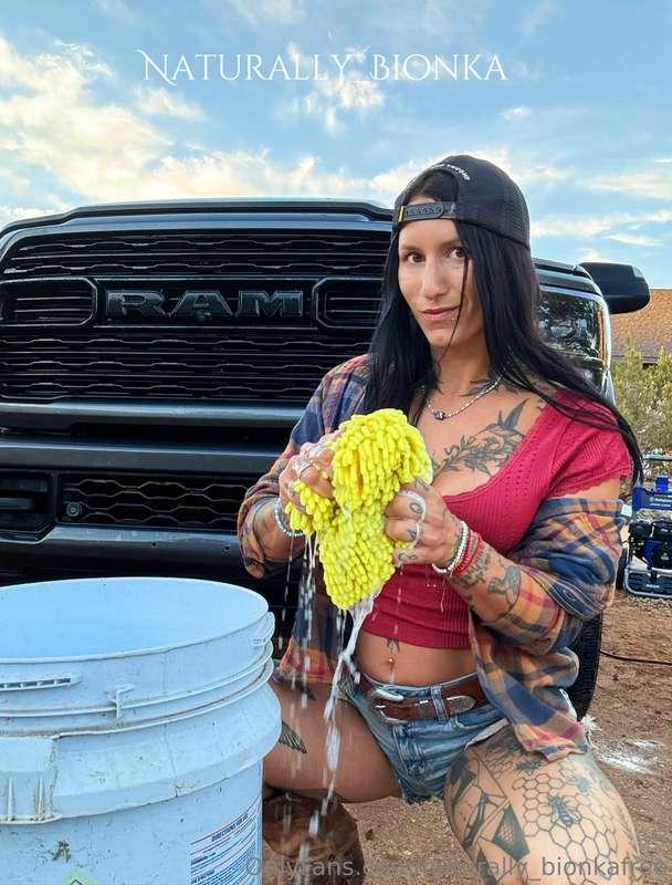 Would you cum to my truck wash!?! 🧼 🤭
