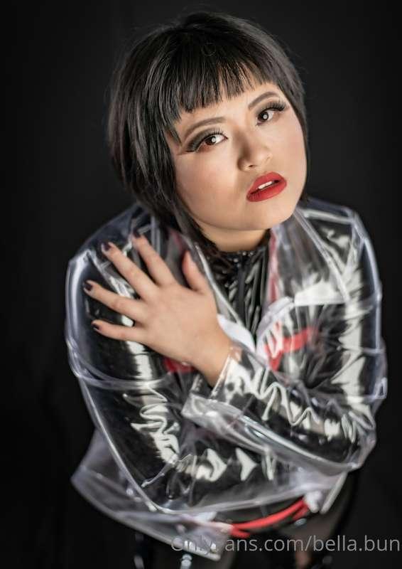 Indulge in this shiny set of Mistress Bella and watch her ti..
