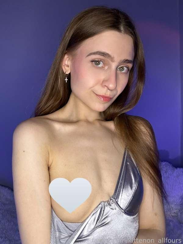 kittenon_allfours image #2
