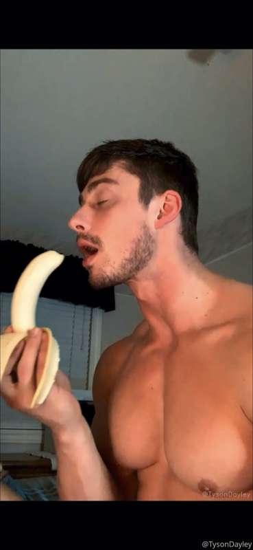 Bananas, oil and flexing… Tonight’s livestream was a blast, ..