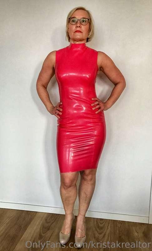 Should I wear this to office christmas party🤔😬😘
