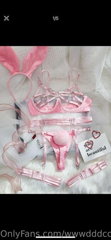 Hei baby, îmi doresc foarte mult acest costum de iepuras. Do..