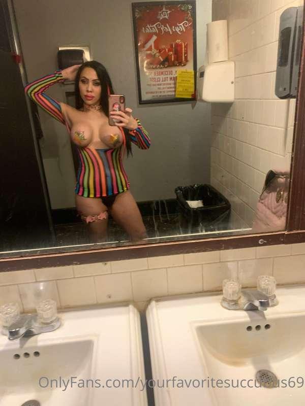 Tip if you would get a dance from me($10+ gets a surprise no..