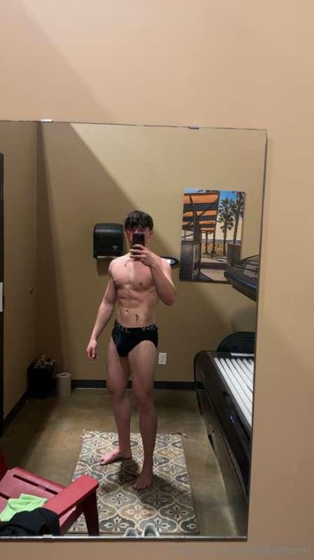 i fucking love showing off for you 💪 😏