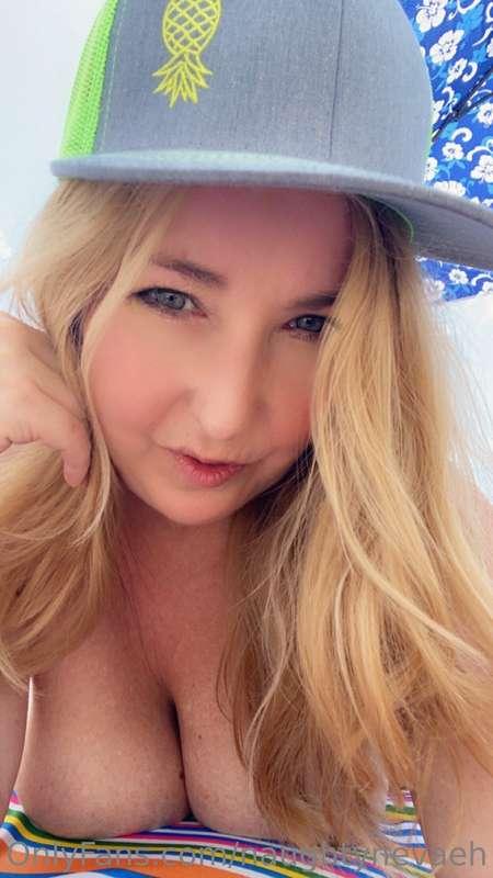 Beach bound to soak up the sun while I can 🌞