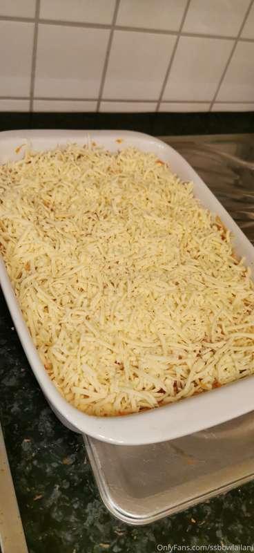 Lasagne eating 😋