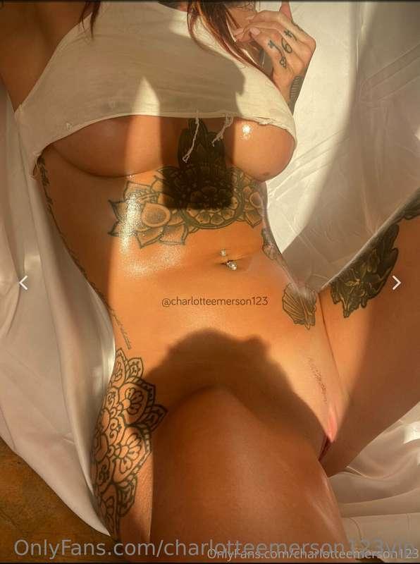 Here’s a throwback photo to make your Sunday better👀😈