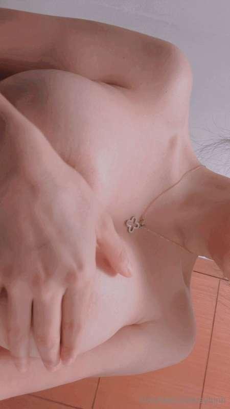 Jueves de tetas para los desvelados 🍒