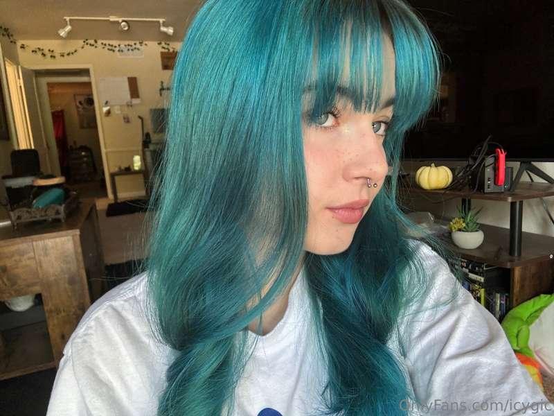 hair result :) i don’t remember which color won but i stuck ..