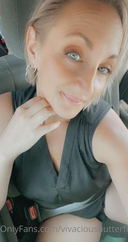 Tell me… 

What is your fantasy? 
Tip me here and I’ll tell ..
