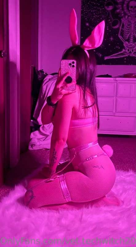 Little solo play pics and video of me toying my 😻 if you wan..