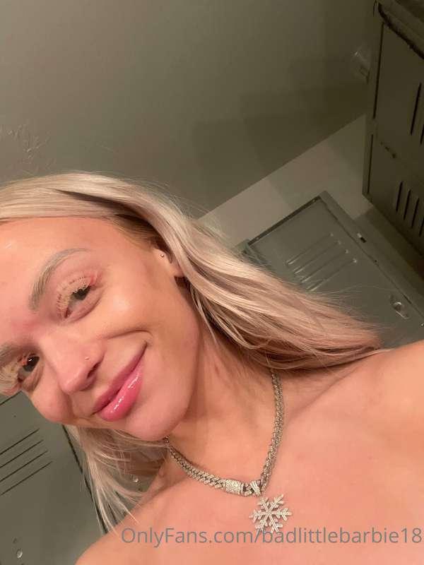 Care to cum on my face? 🙈
