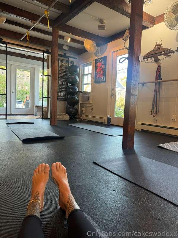 Free toes because I lowkey want them sucked while someone is..