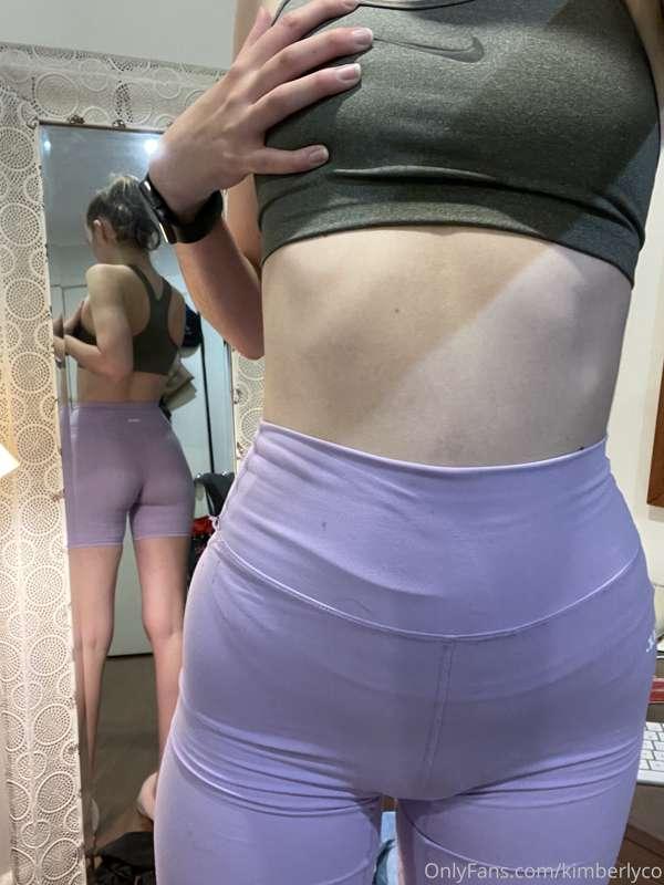 Do you like what you see in the mirror???? Xxx ❤️😈🥵