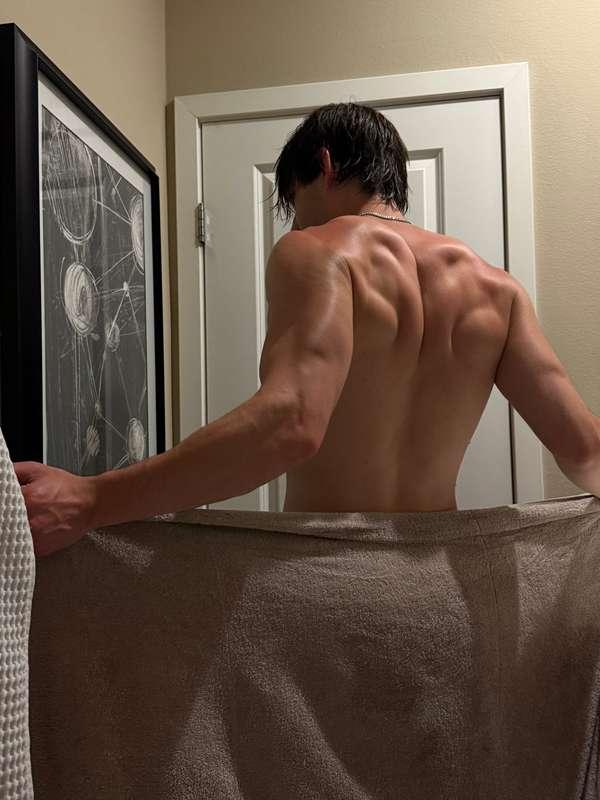 It’s too hot to get dressed 😜
