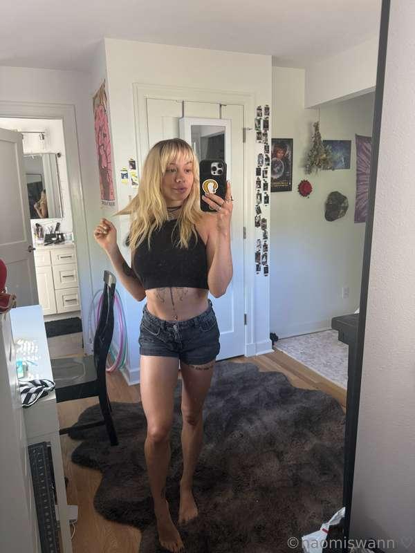 All dressed up for you 😘
