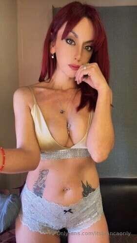 All eyes on me… exactly where they should be. 👀🔥