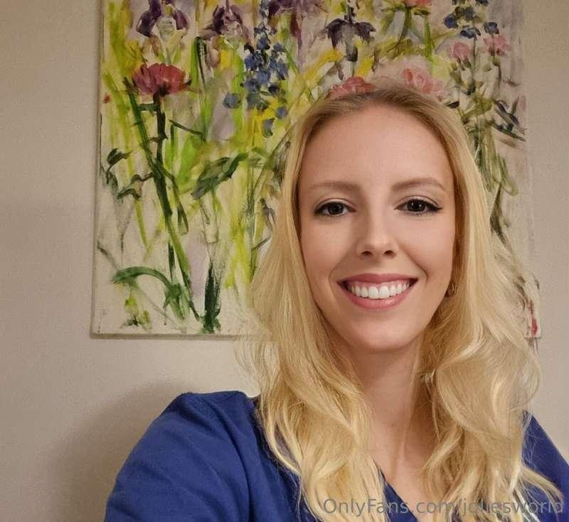 Selfie Time...last day of work then I have a week's Vacation..
