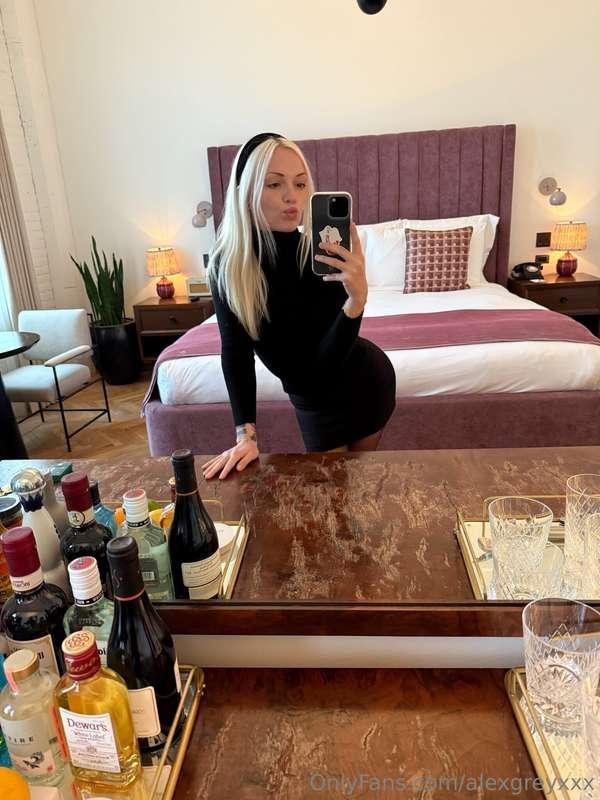 do you like when i dress up like this? 