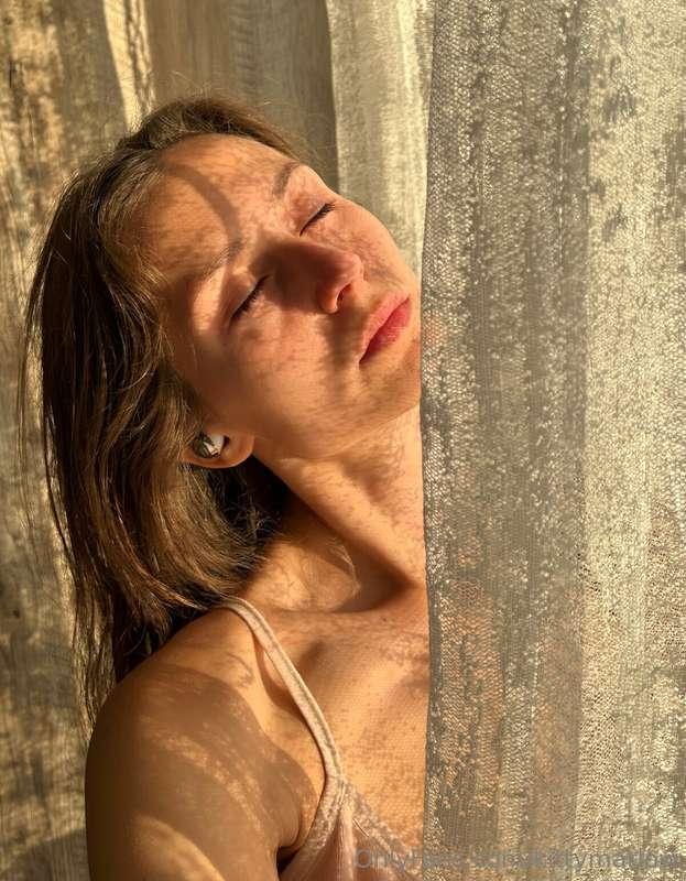 a kiss from the sun☀️💛