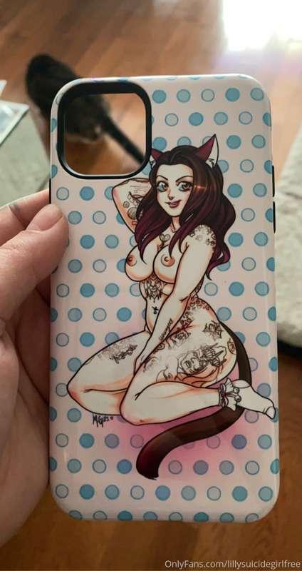 Dm me for a custom phonecase 💝 price will be 100$ as the cas..