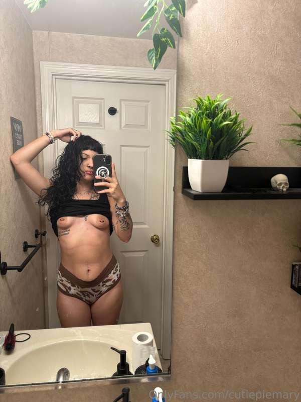 i finally showered lmfao and am starting to feel better! i’l..