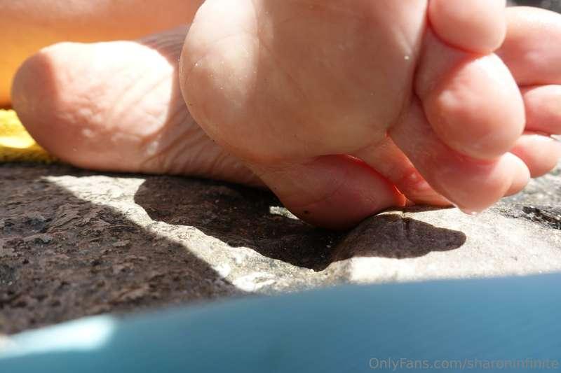 Hot after a cold water 😘