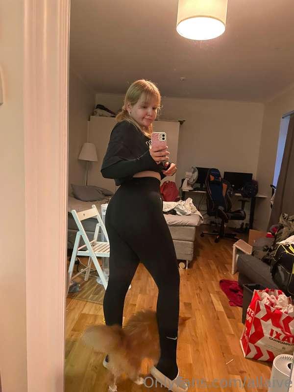 Feeling so sweaty from legday🥵