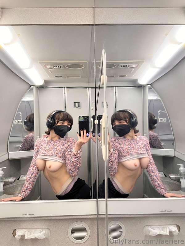 Lavatory lewds on my flight to Italy 