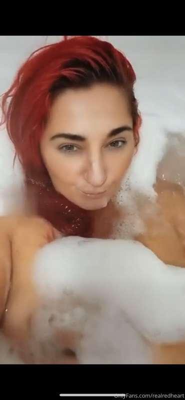 In the bath soaping up ... my next video shows even more 🍆💦 ..