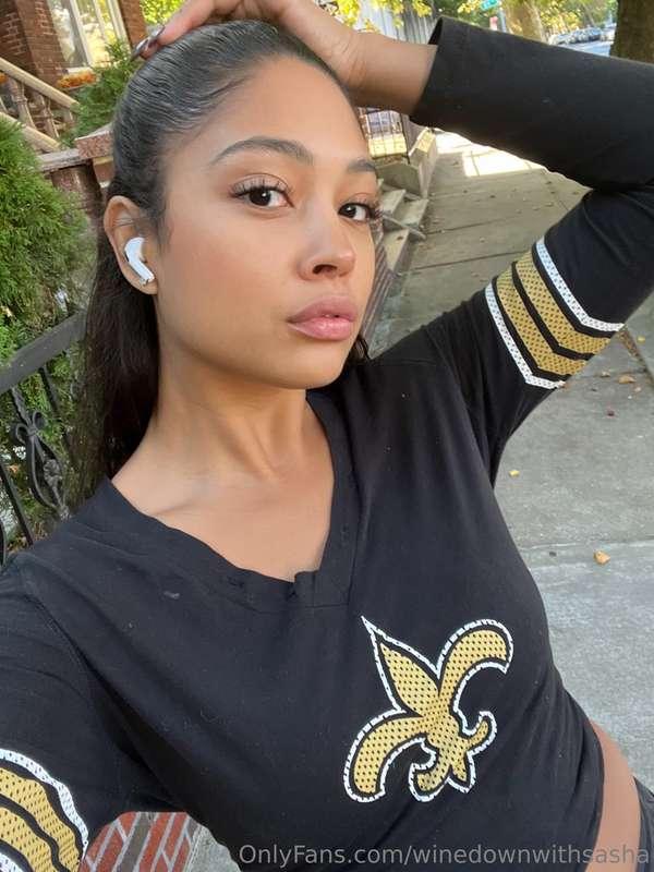 Football season is back baby! Drop your teams name in my com..