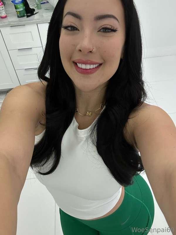 dm me if you can handle this pussy