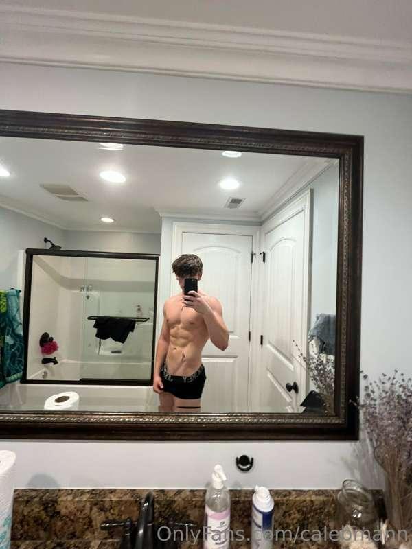 horny as fuck... DM me your biggest turn ons 😏
