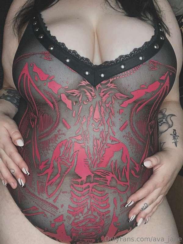 This bodysuit tho >>>
