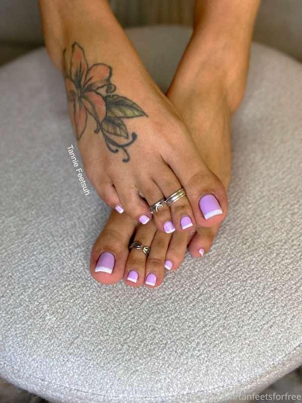 Subscribe to @tanfeets to see so much more of this perfect p..