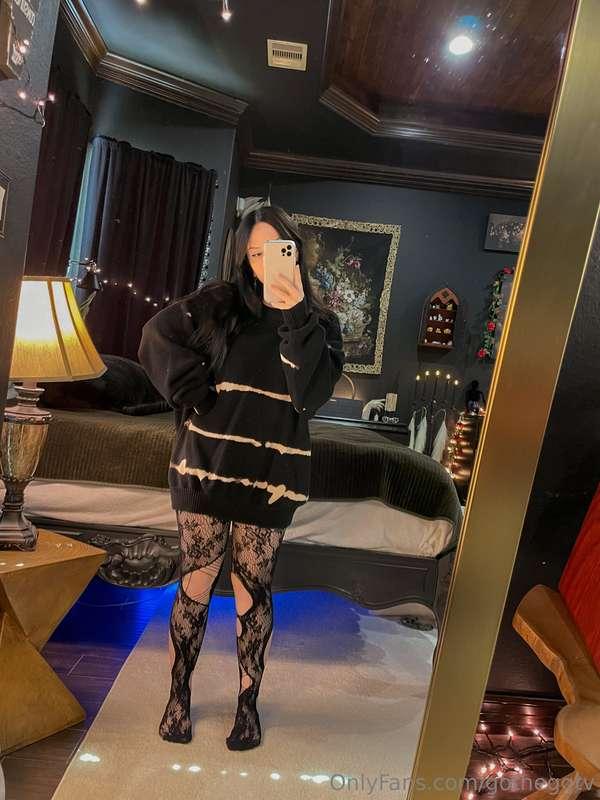 love these tights 🕸️