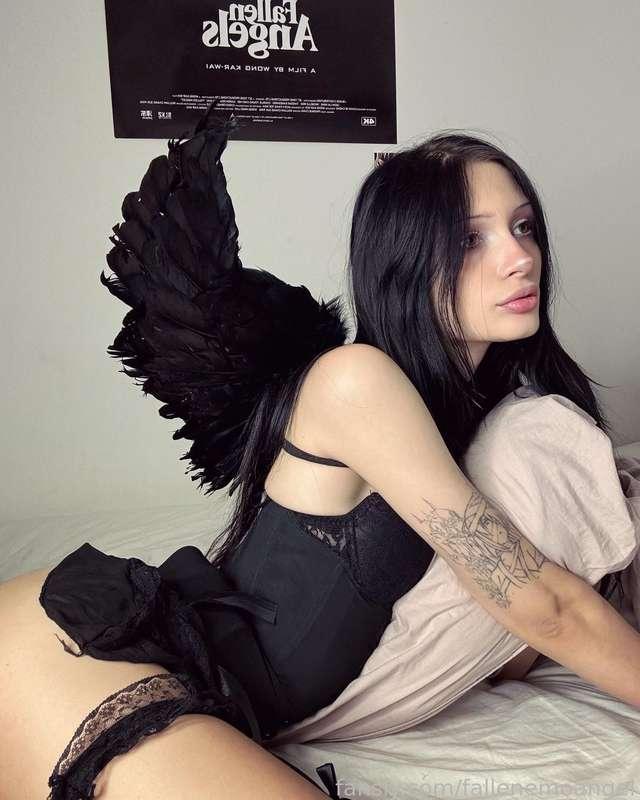 ⛧ #smalltits #longhair #babygirl #shaved #shy #angel #boots #bootfetish #lingerie #wings ⛧