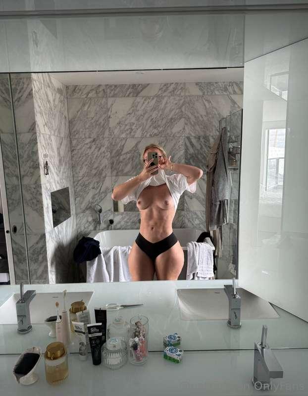 cum play with them 👅