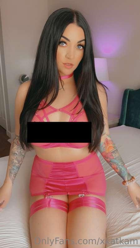 It’s Hot Pink Friday 💕😍!!!

Hi guys!! Last week I found a ne..