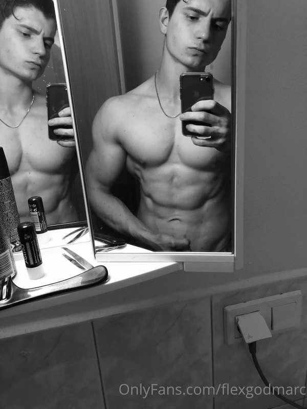 Morning strip down😈🥵🍆🔥