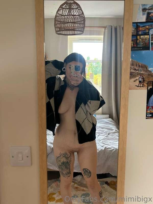 i am that one naked neighbour