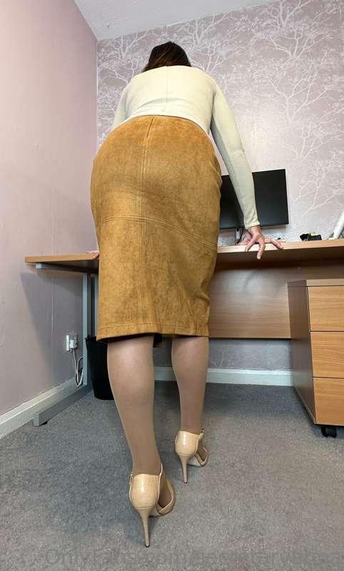 How does my bum look in this skirt? 🙂
