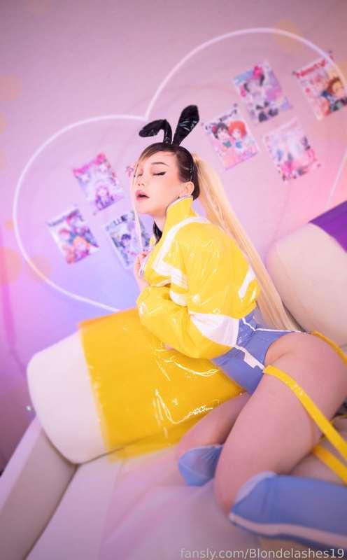 blondelashes19 image #2