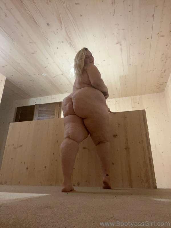bootyassgirl image #1
